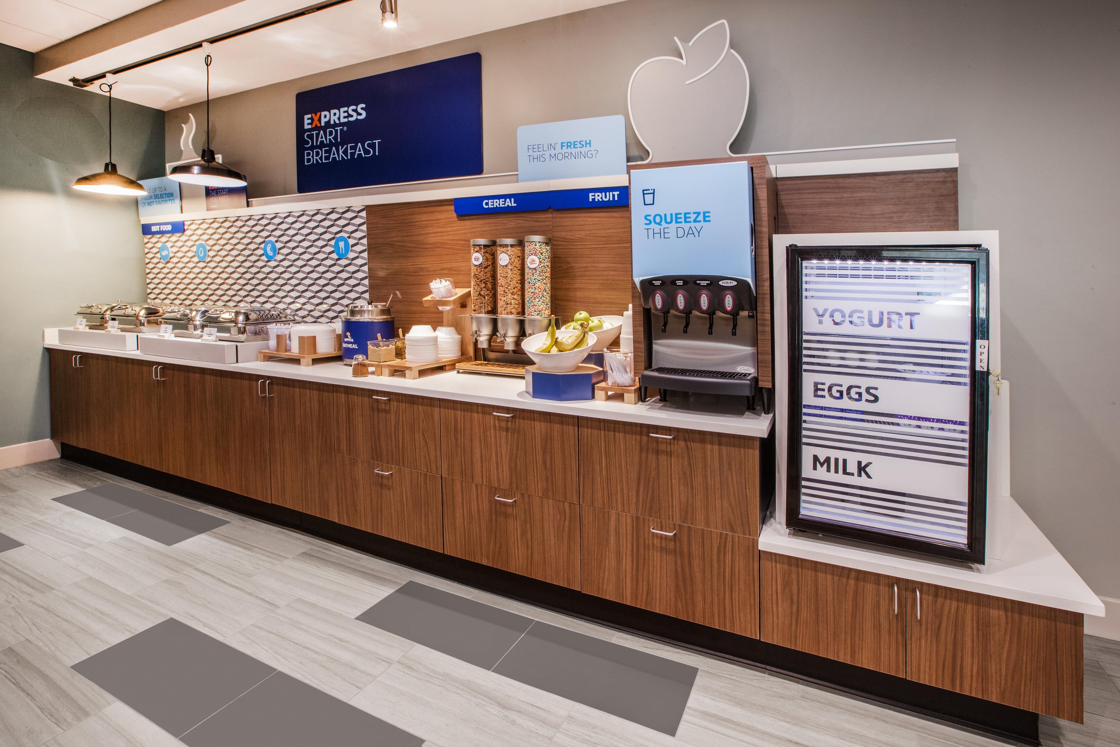 Holiday Inn Express Breezewood By Ihg Exterior foto