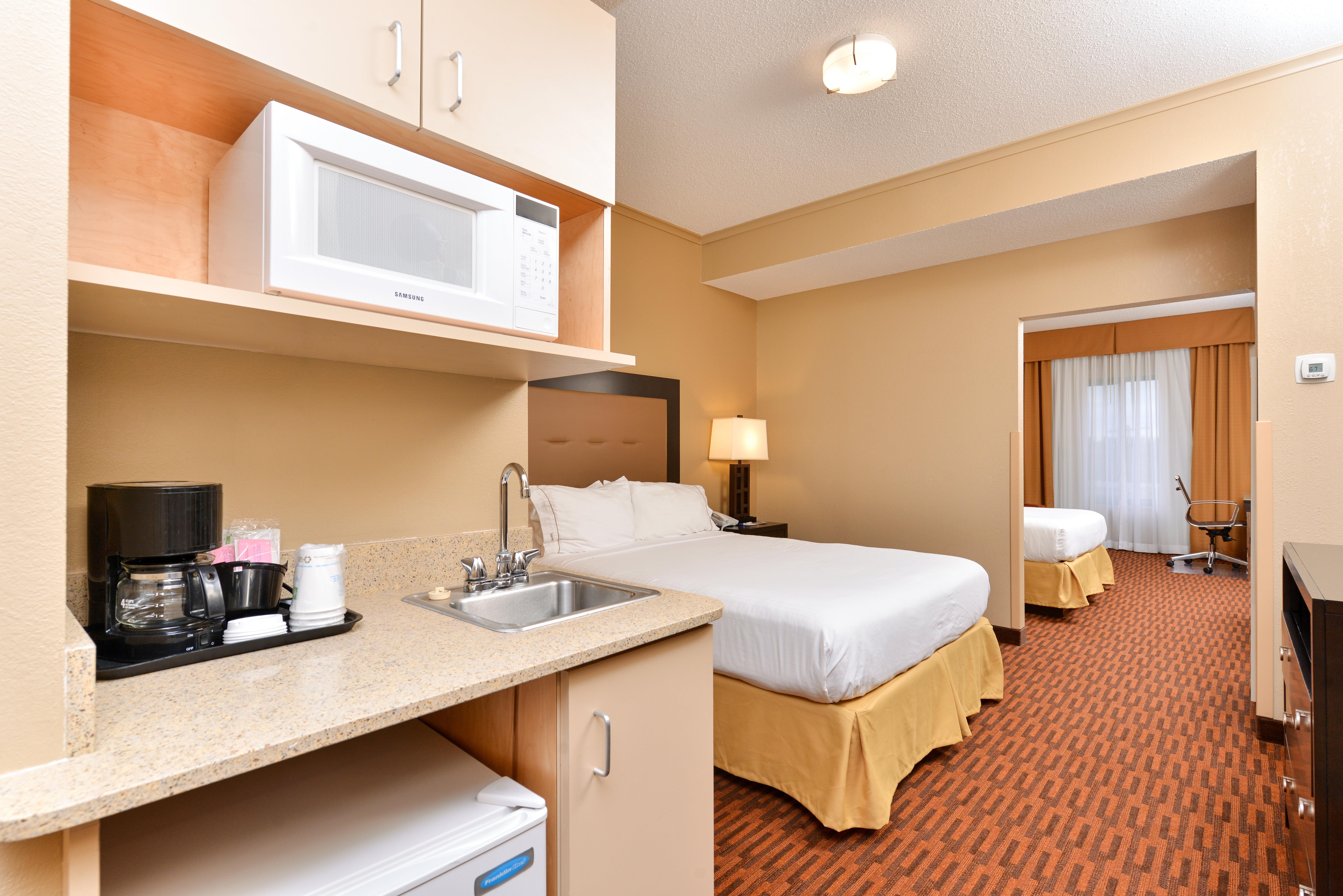 Holiday Inn Express Breezewood By Ihg Exterior foto