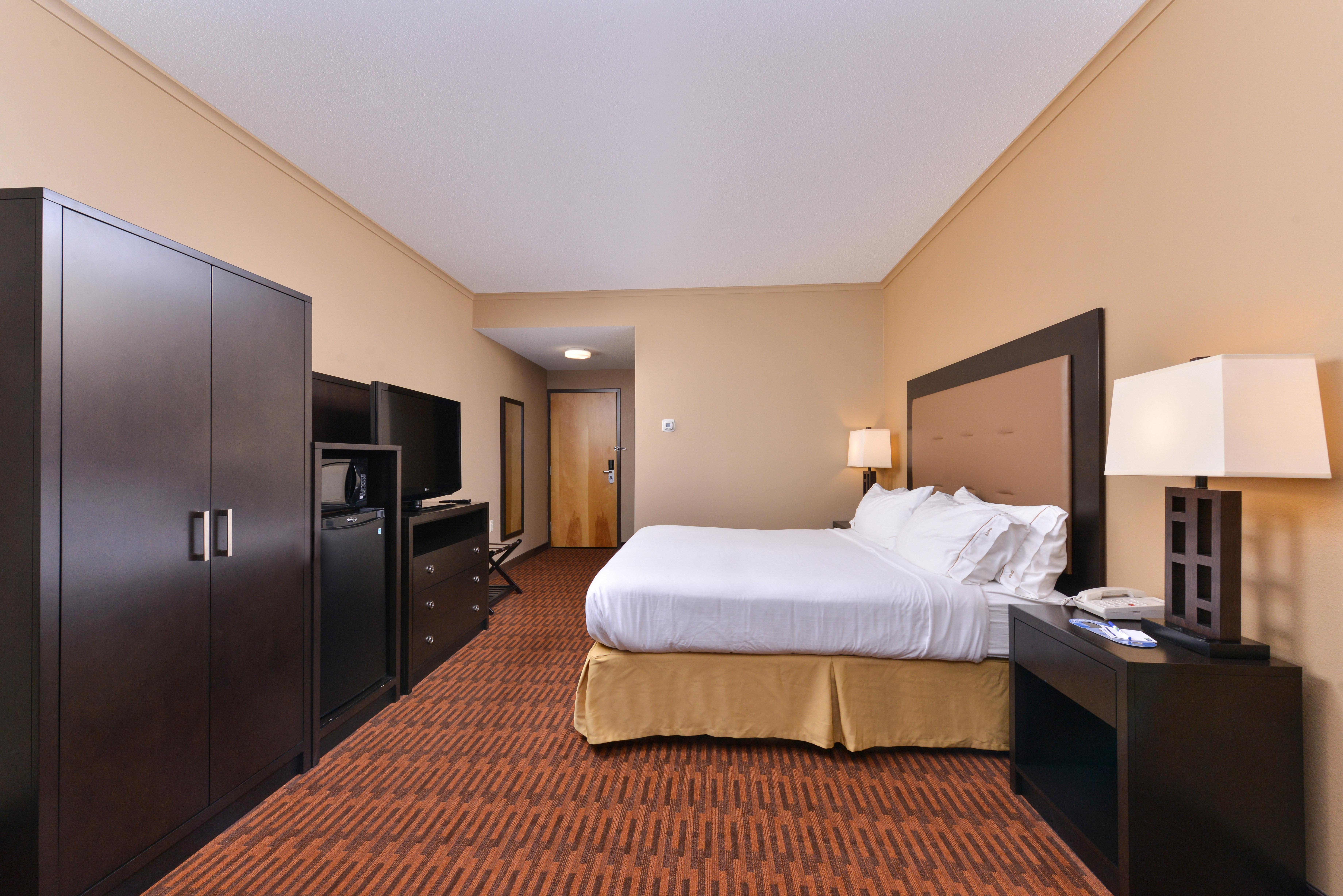 Holiday Inn Express Breezewood By Ihg Exterior foto