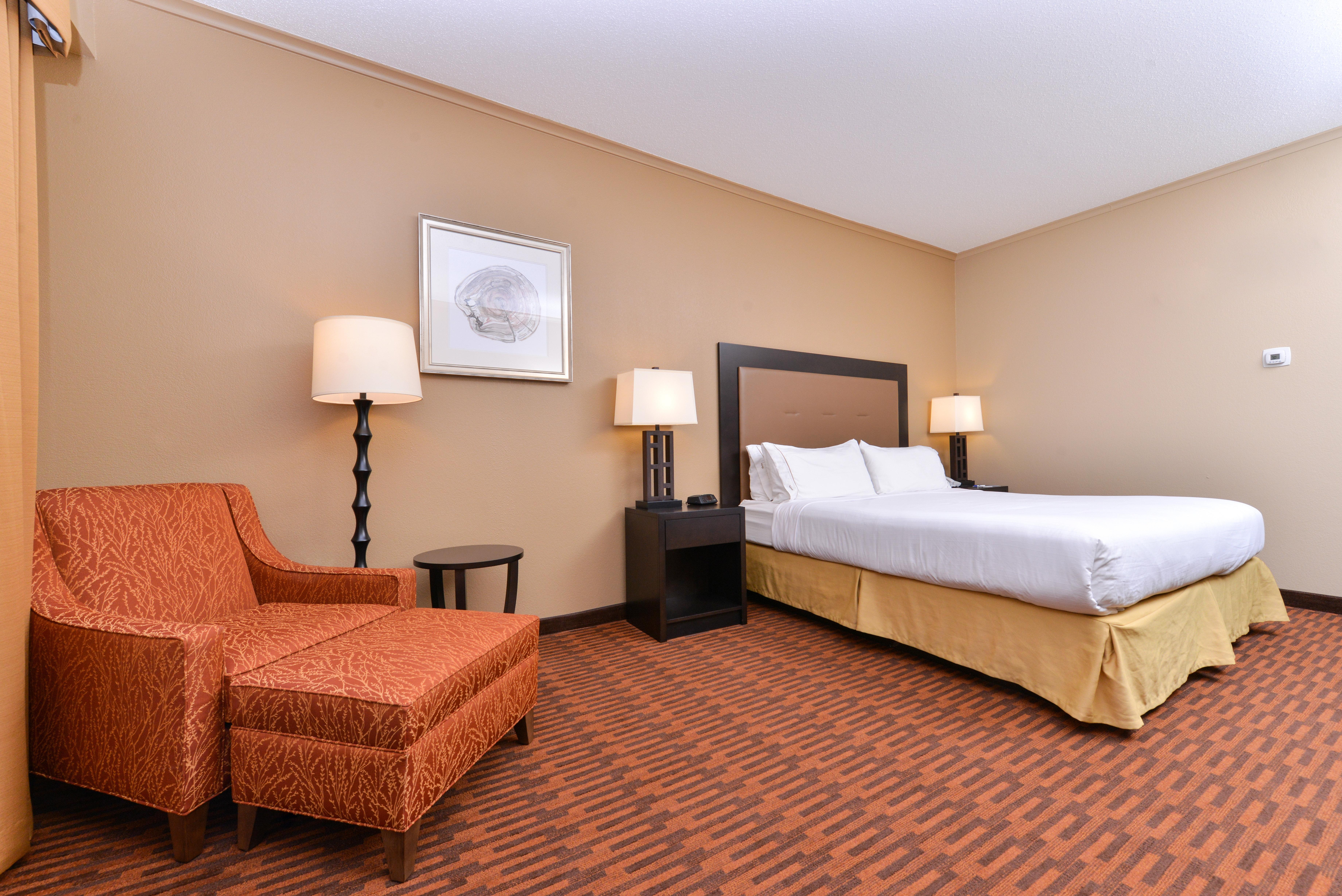 Holiday Inn Express Breezewood By Ihg Exterior foto
