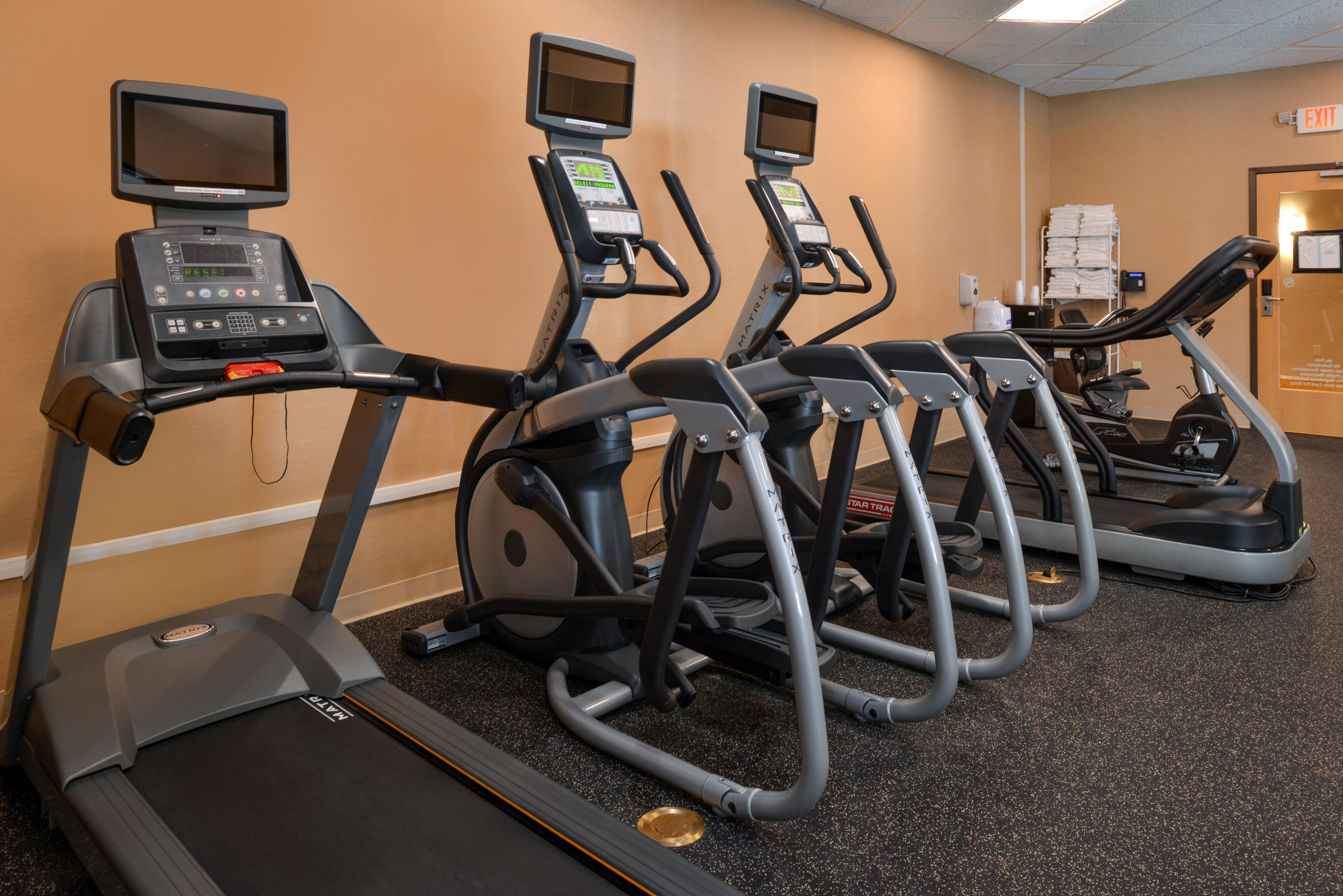 Holiday Inn Express Breezewood By Ihg Exterior foto