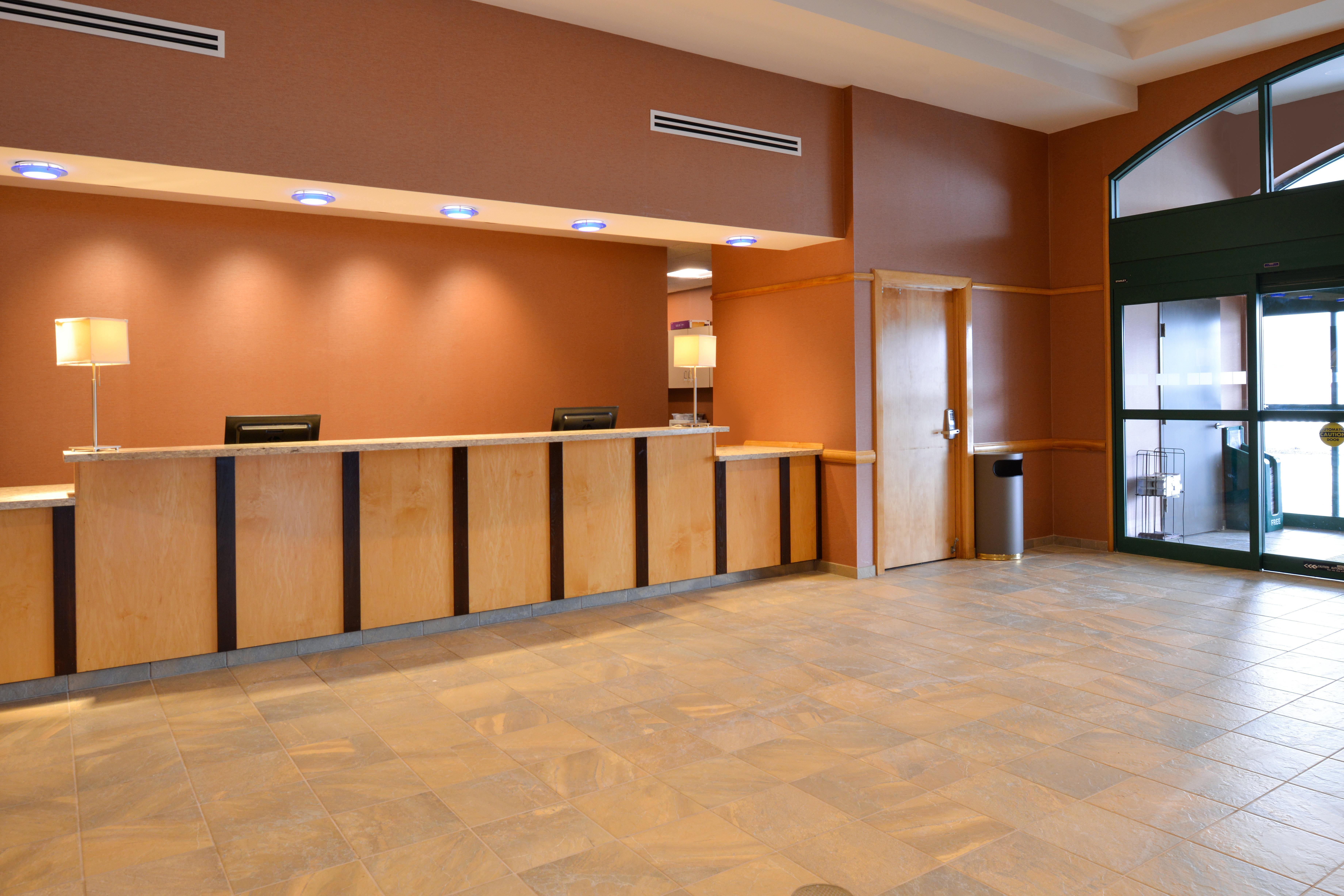 Holiday Inn Express Breezewood By Ihg Exterior foto